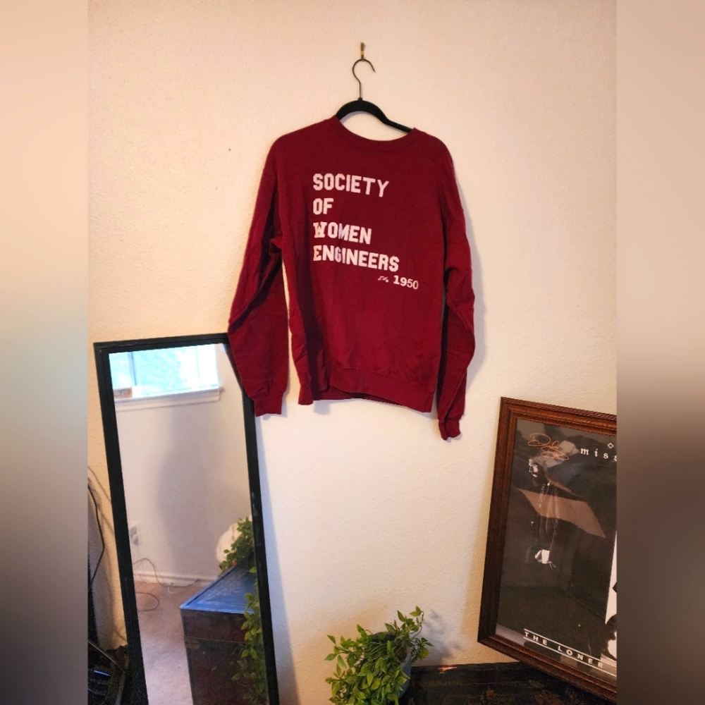 Society of Women Engineers (SWE) Sweatshirt | Size: M